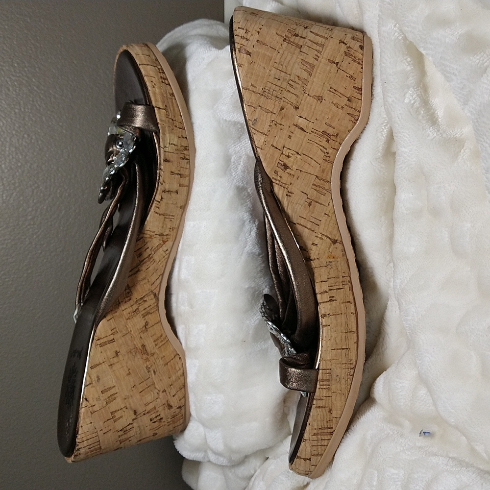 NWOT Yellow Box Cindy Wedge - Picture 5 of 10
